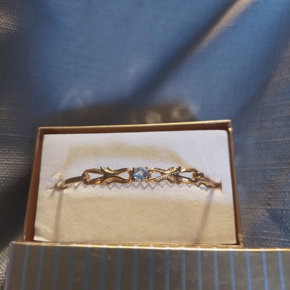 Bangle Braclet with hinge